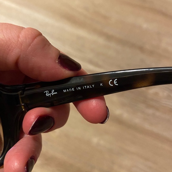 Vintage 2000s Ray-Bans great condition - Picture 3 of 4